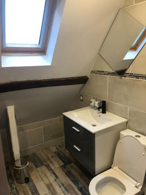 Suite De Charme Au Pied De La Cathedrale Laon Bagian luar foto